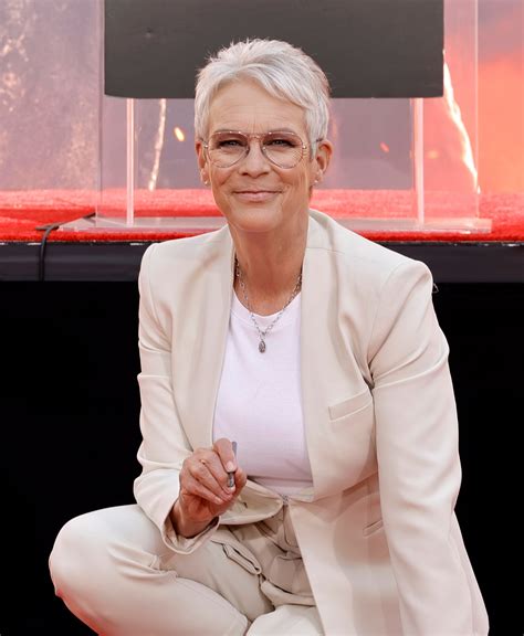 jamie lee curtis breasts|Jamie Lee Curtis Posed Topless on a Magazine Cover at 50:。